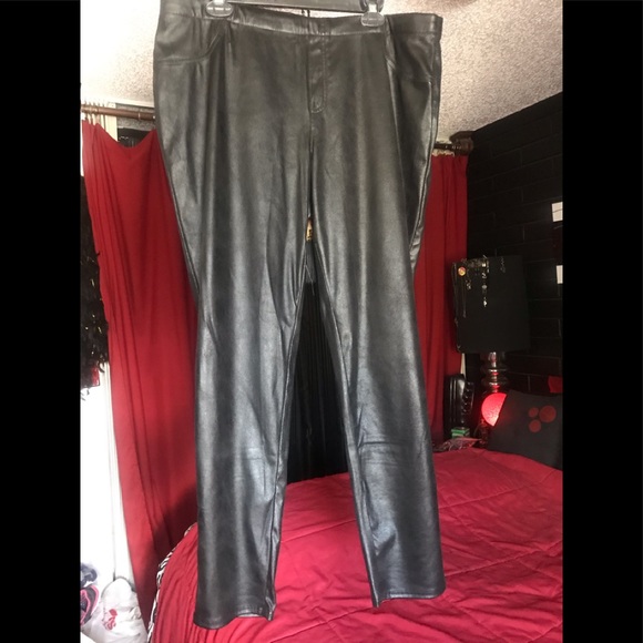 Euc Faded Glory Blk Faux Leather Look 